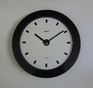 471 Wanduhr ! Mebus ! schwarz ! modern !Neu!!