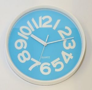 645 Mebus Wanduhr ! weiß - blau ! 29 cm