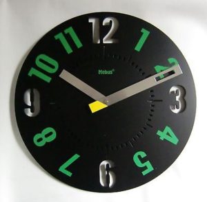 837 Mebus Wanduhr ! schwarz -grün ! super modern ! 35 cm